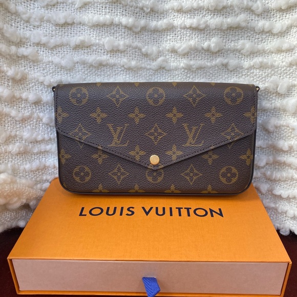 ❤️SOLD LV Felicie Pochette❤️ - Picture 9 of 11